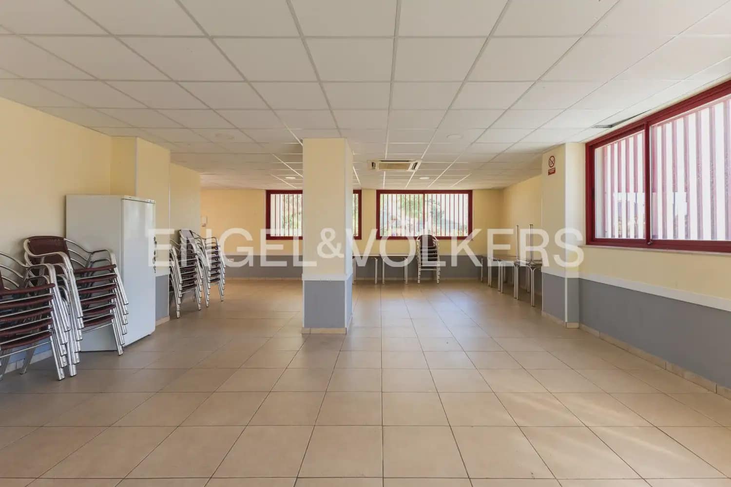 2 bedroom Flat for sale in La Pobla de Farnals with garage - € 360,000 (Ref: 10106612)