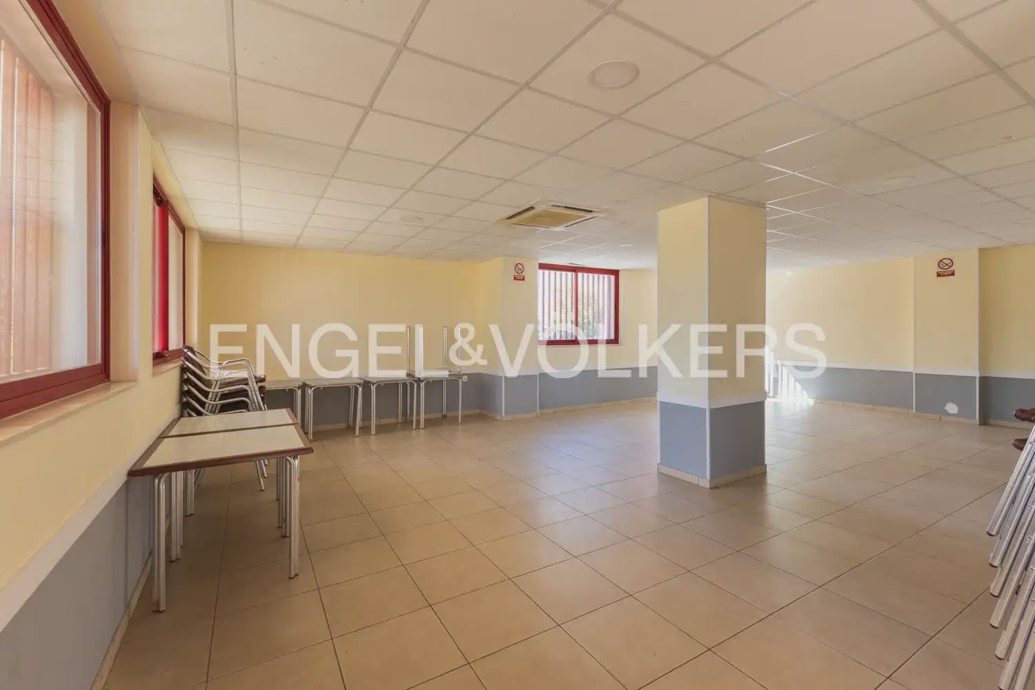 2 bedroom Flat for sale in La Pobla de Farnals with garage - € 360,000 (Ref: 10106612)