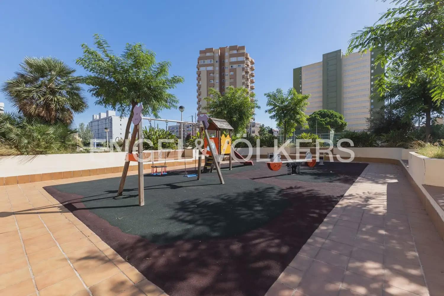 2 bedroom Flat for sale in La Pobla de Farnals with garage - € 360,000 (Ref: 10106612)