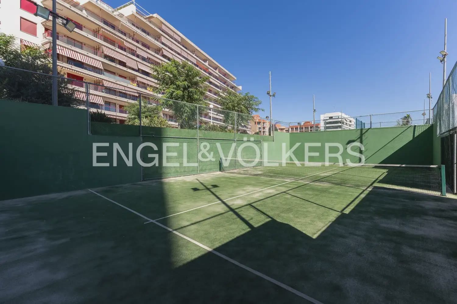 2 bedroom Flat for sale in La Pobla de Farnals with garage - € 360,000 (Ref: 10106612)