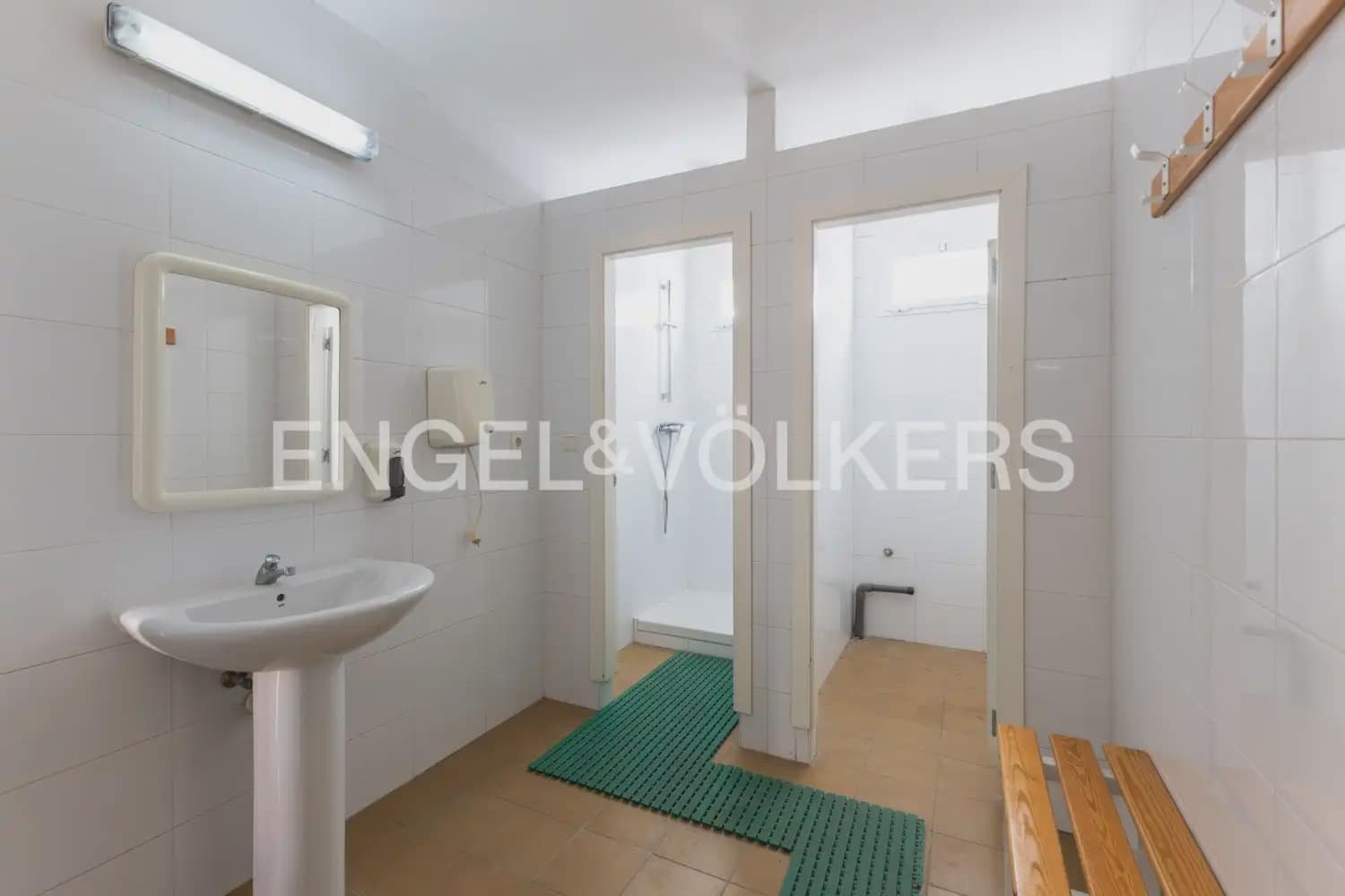 2 bedroom Flat for sale in La Pobla de Farnals with garage - € 360,000 (Ref: 10106612)