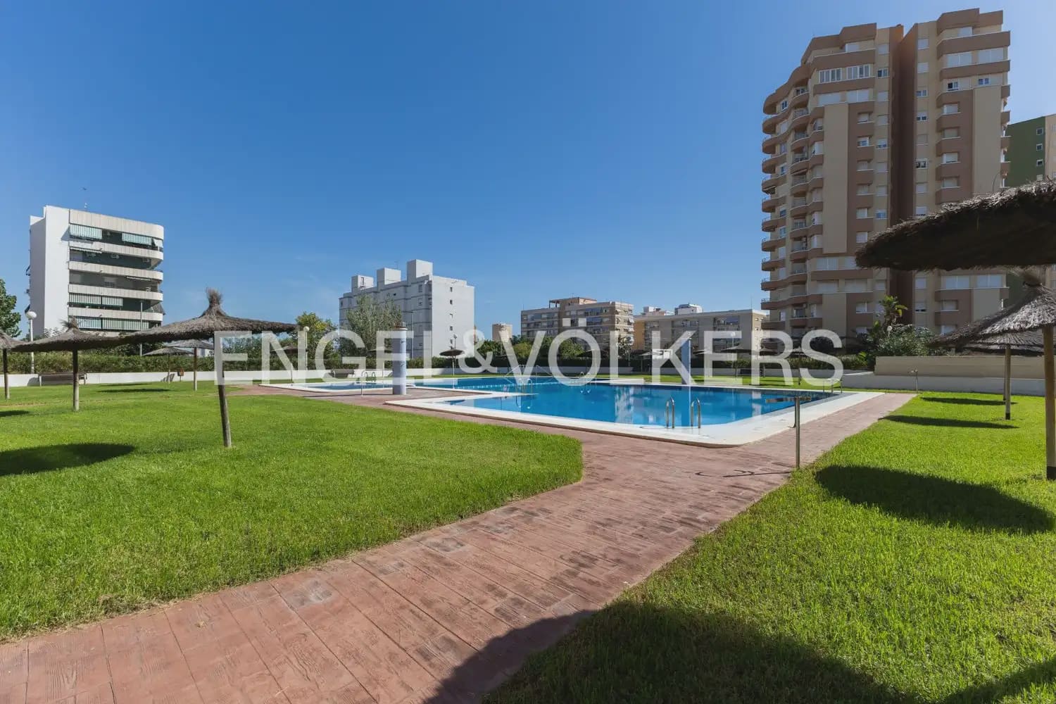 2 bedroom Flat for sale in La Pobla de Farnals with garage - € 360,000 (Ref: 10106612)