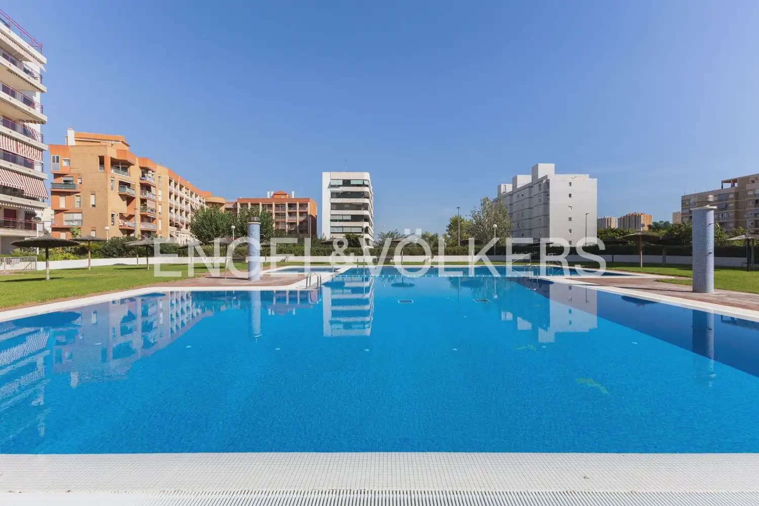 2 bedroom Flat for sale in La Pobla de Farnals with garage - € 360,000 (Ref: 10106612)