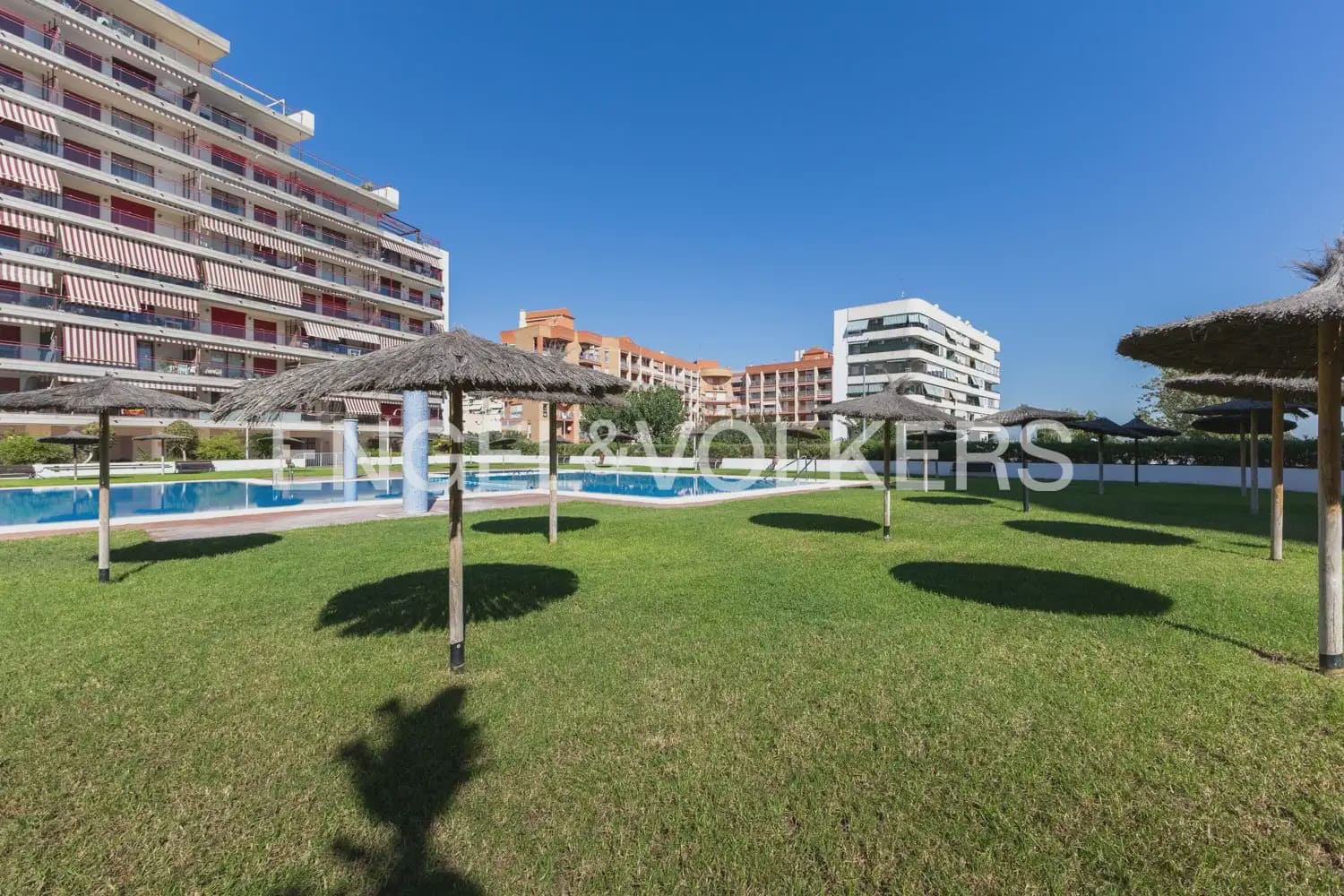 2 bedroom Flat for sale in La Pobla de Farnals with garage - € 360,000 (Ref: 10106612)