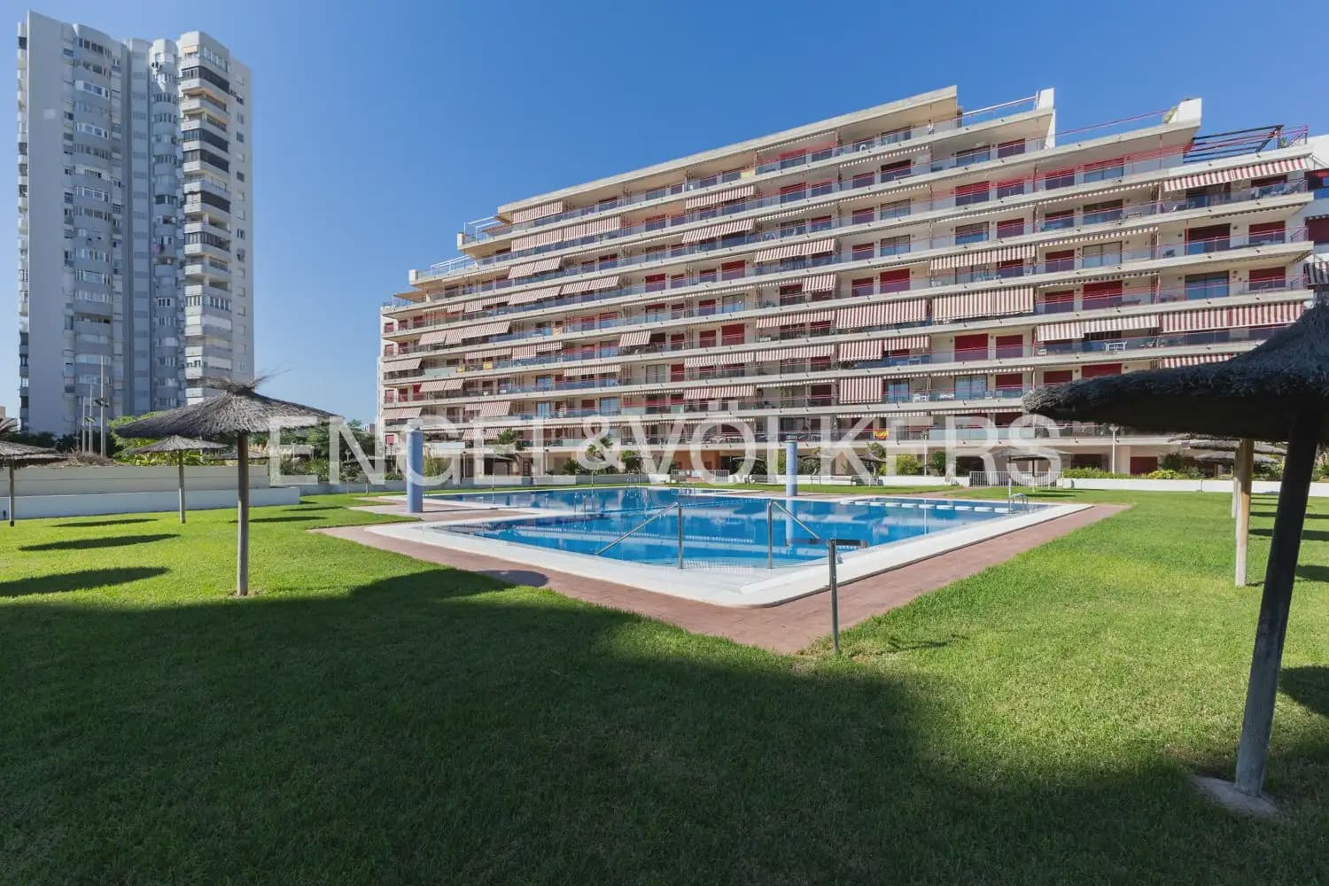 2 bedroom Flat for sale in La Pobla de Farnals with garage - € 360,000 (Ref: 10106612)