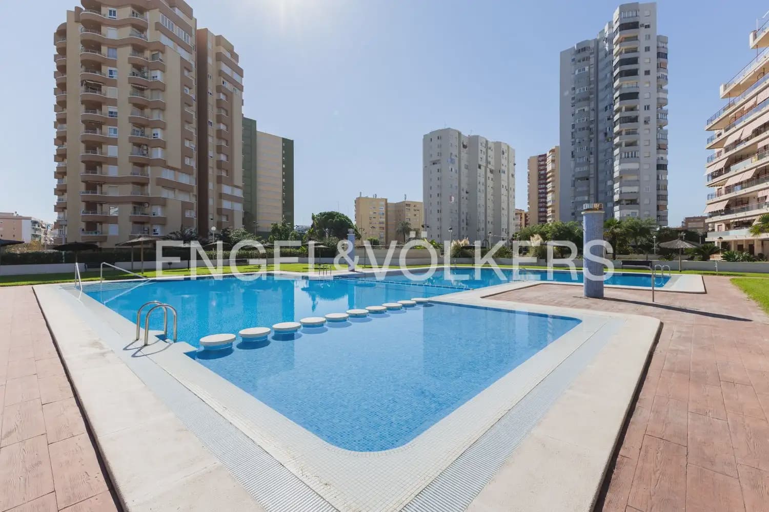 2 bedroom Flat for sale in La Pobla de Farnals with garage - € 360,000 (Ref: 10106612)