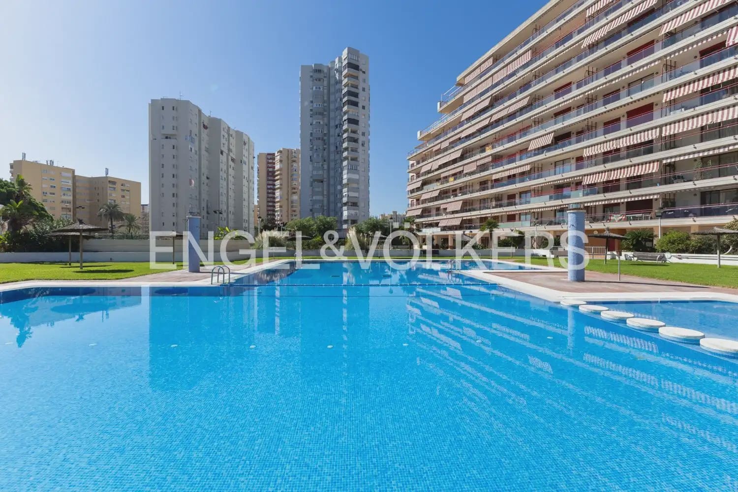 2 bedroom Flat for sale in La Pobla de Farnals with garage - € 360,000 (Ref: 10106612)