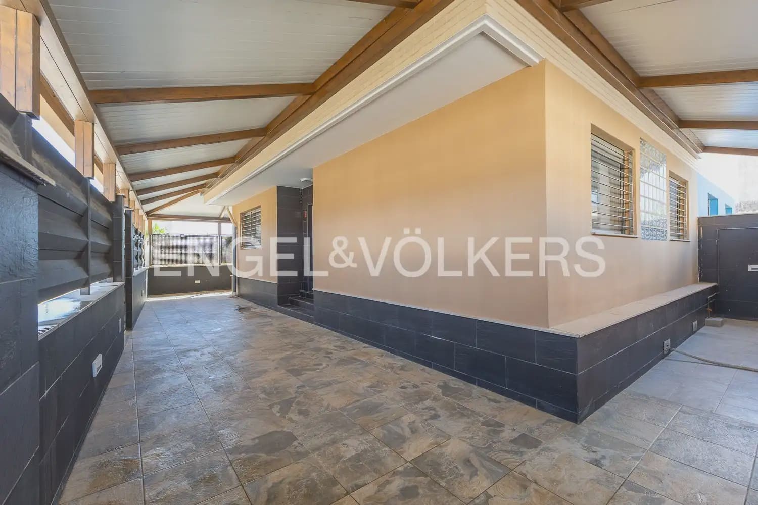 3 bedroom Terraced Villa for sale in Moncofa with garage - € 350,000 (Ref: 10107405)