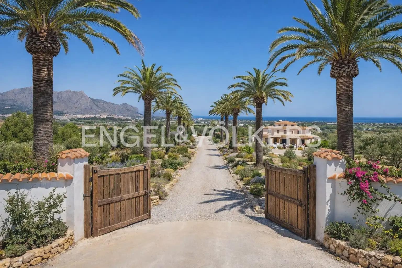 5 bedroom Finca/Country House for sale in Pedreguer with pool garage - € 2,495,000 (Ref: 10107407)