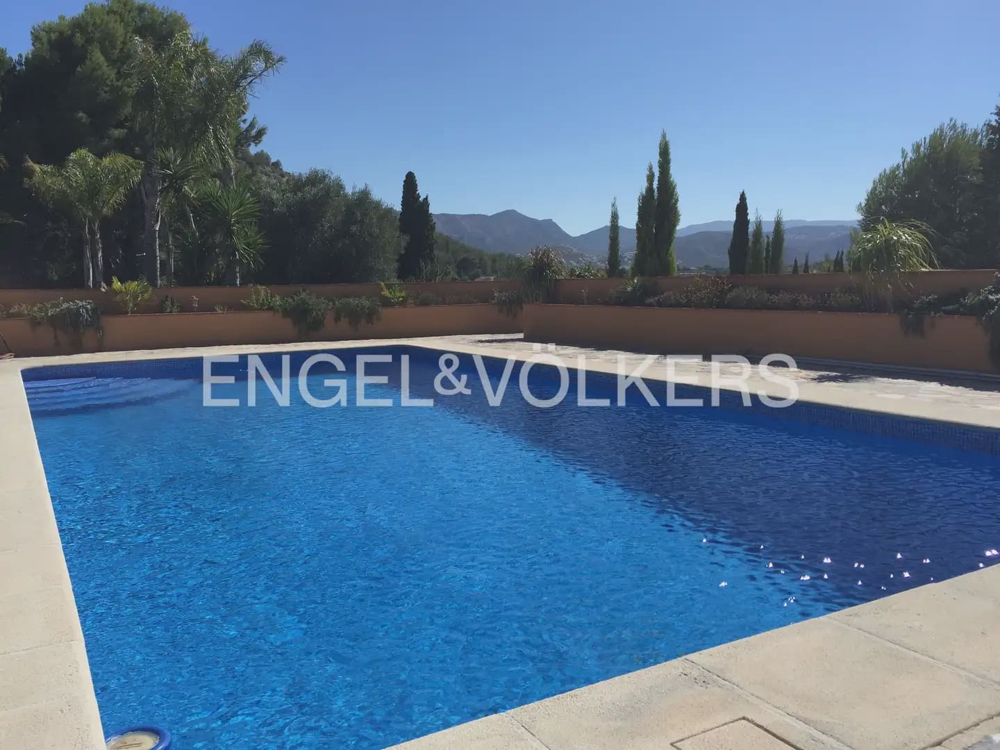 5 bedroom Finca/Country House for sale in Pedreguer with pool garage - € 2,495,000 (Ref: 10107407)
