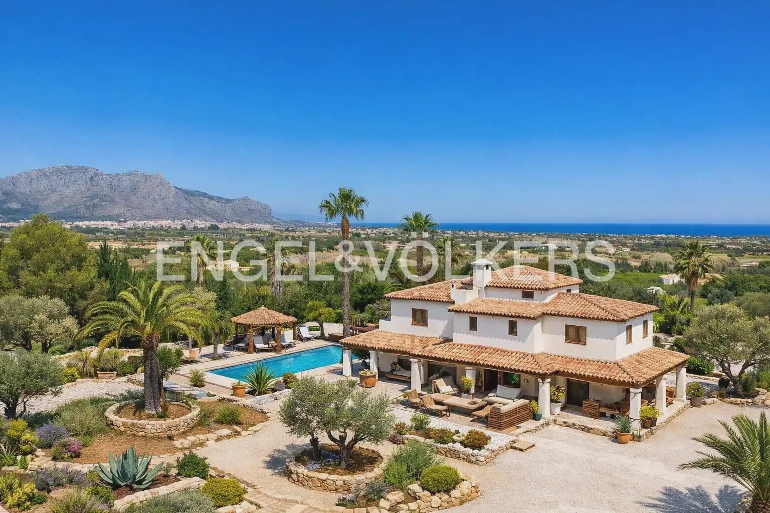 5 bedroom Finca/Country House for sale in Pedreguer with pool garage - € 2,495,000 (Ref: 10107407)