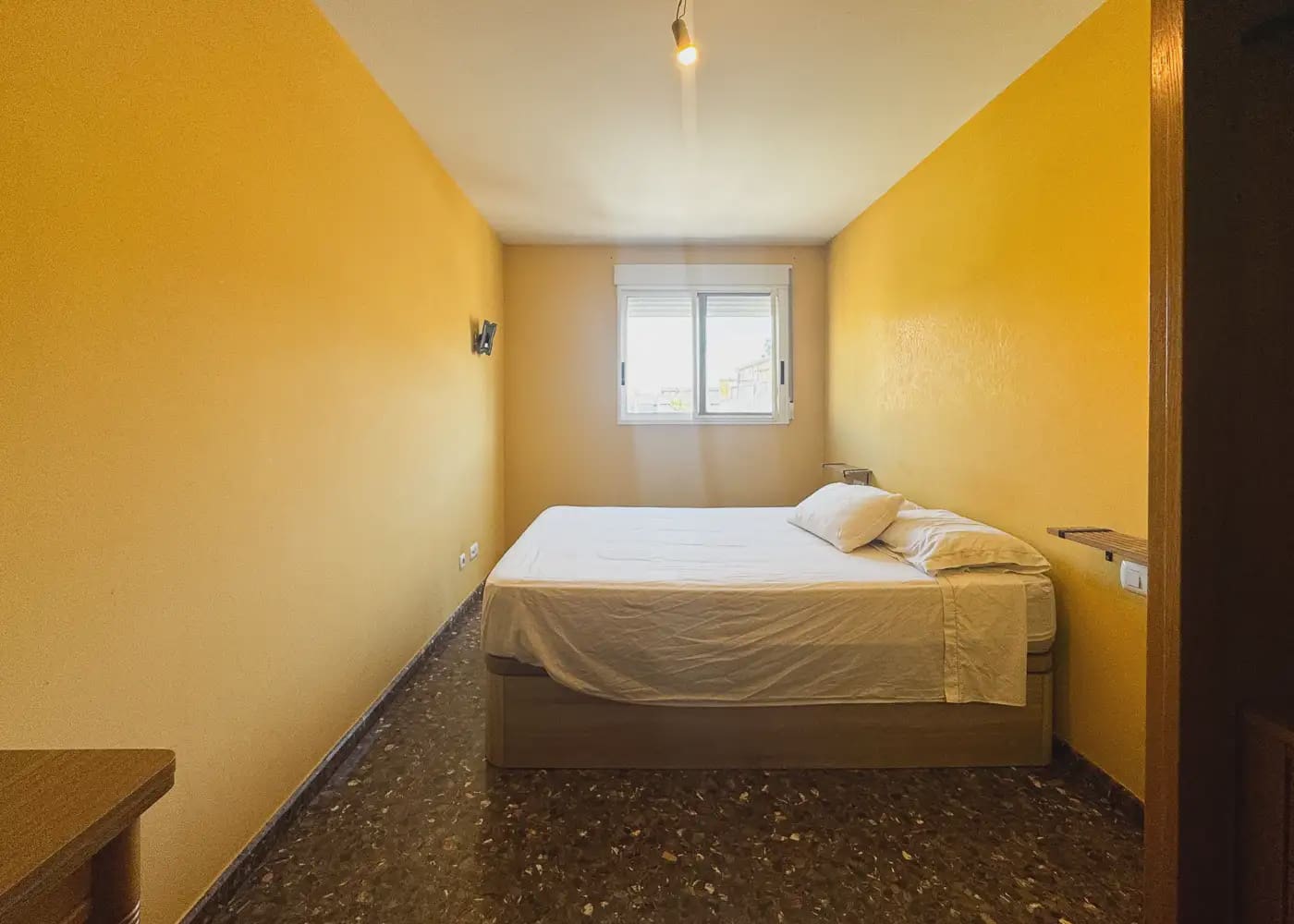 3 bedroom Flat for rent in Paterna - € 1,200 (Ref: 10111911)