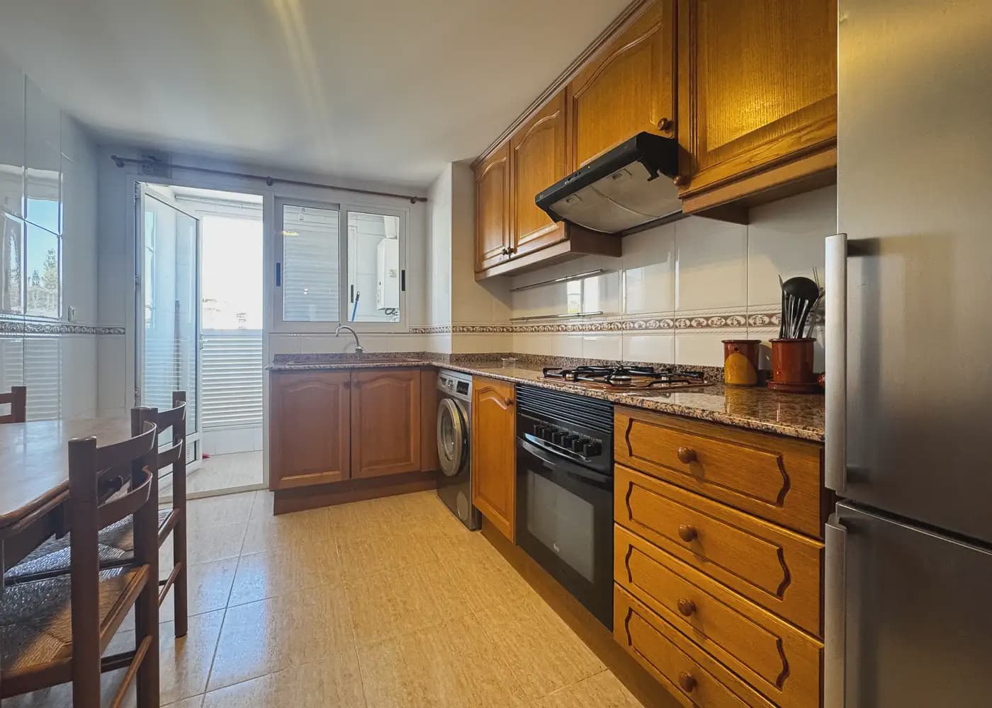 3 bedroom Flat for rent in Paterna - € 1,200 (Ref: 10111911)