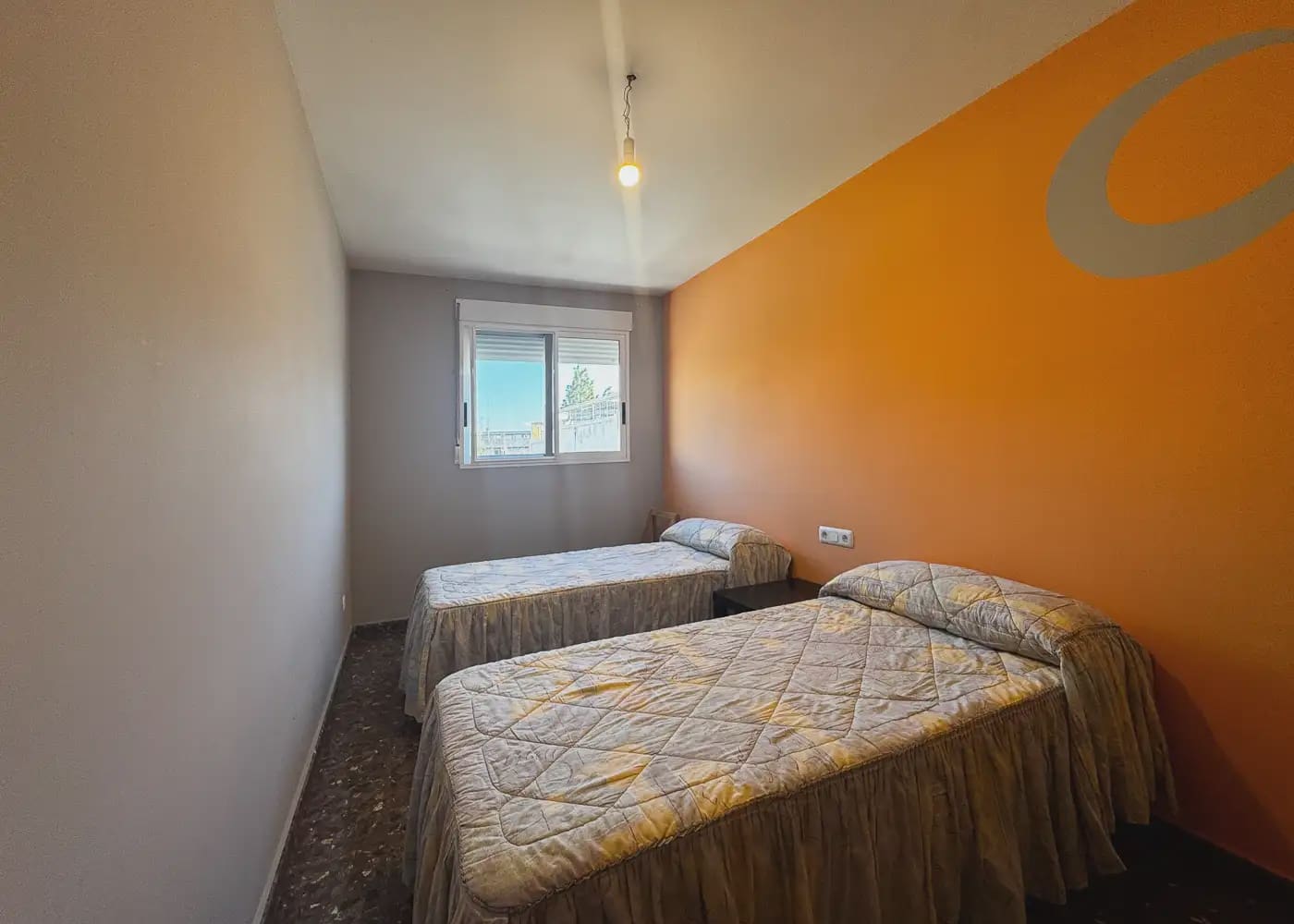 3 bedroom Flat for rent in Paterna - € 1,200 (Ref: 10111911)