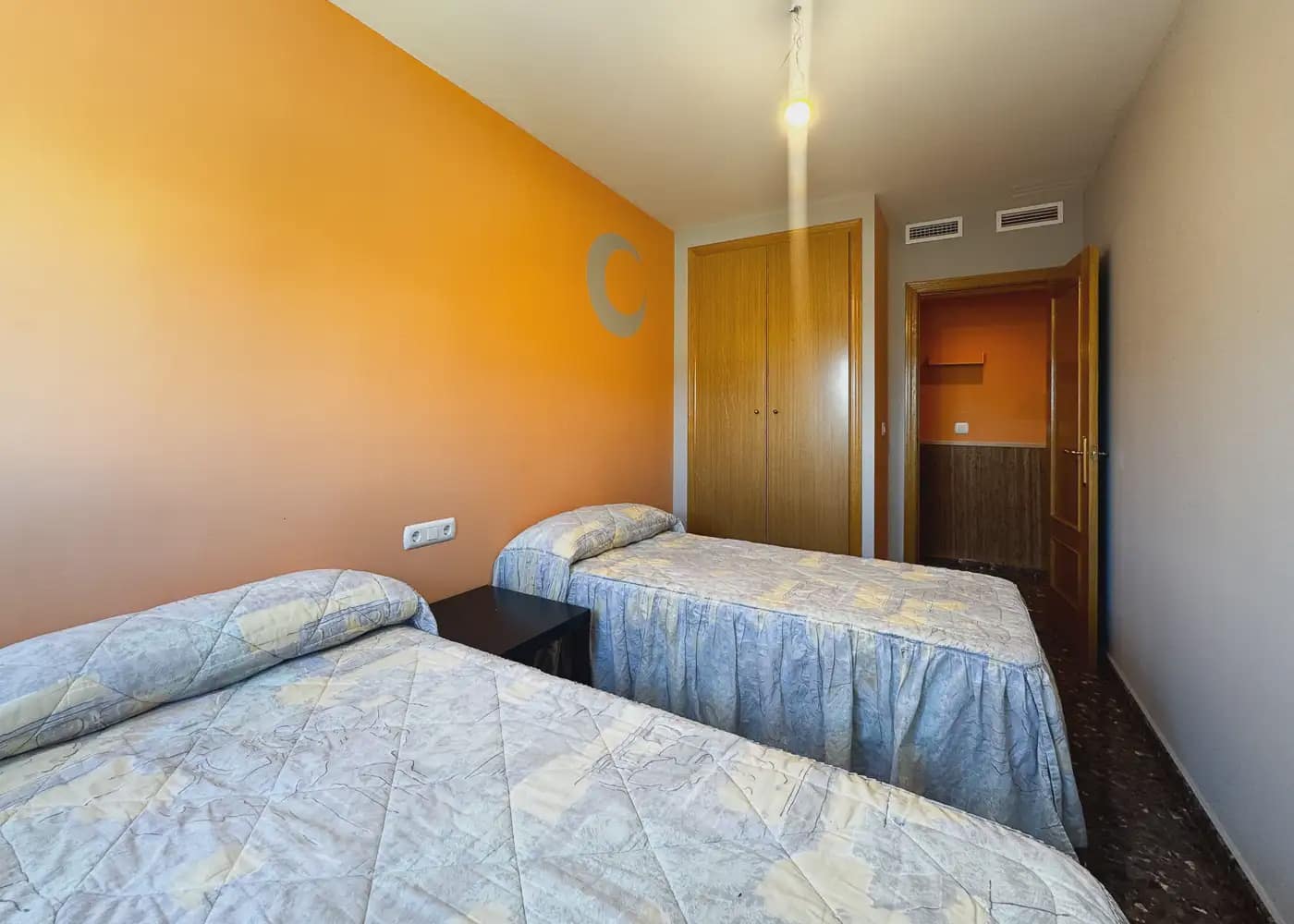 3 bedroom Flat for rent in Paterna - € 1,200 (Ref: 10111911)
