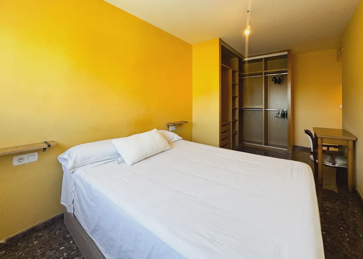 3 bedroom Flat for rent in Paterna - € 1,200 (Ref: 10111911)