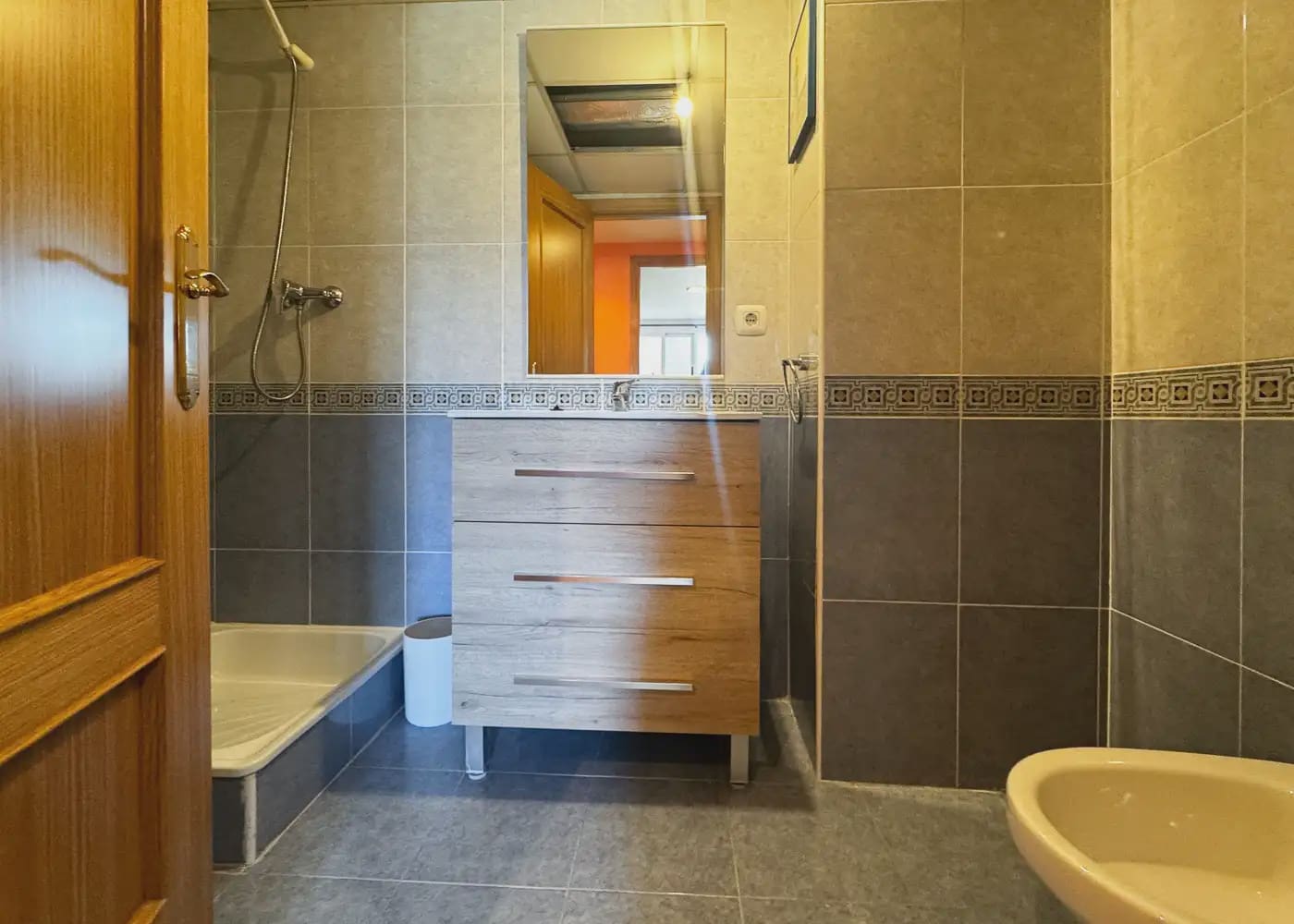 3 bedroom Flat for rent in Paterna - € 1,200 (Ref: 10111911)