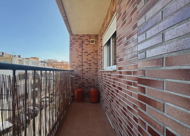 3 bedroom Flat for rent in Santa Rita, Paterna - € 1,200 (Ref: 10111911)