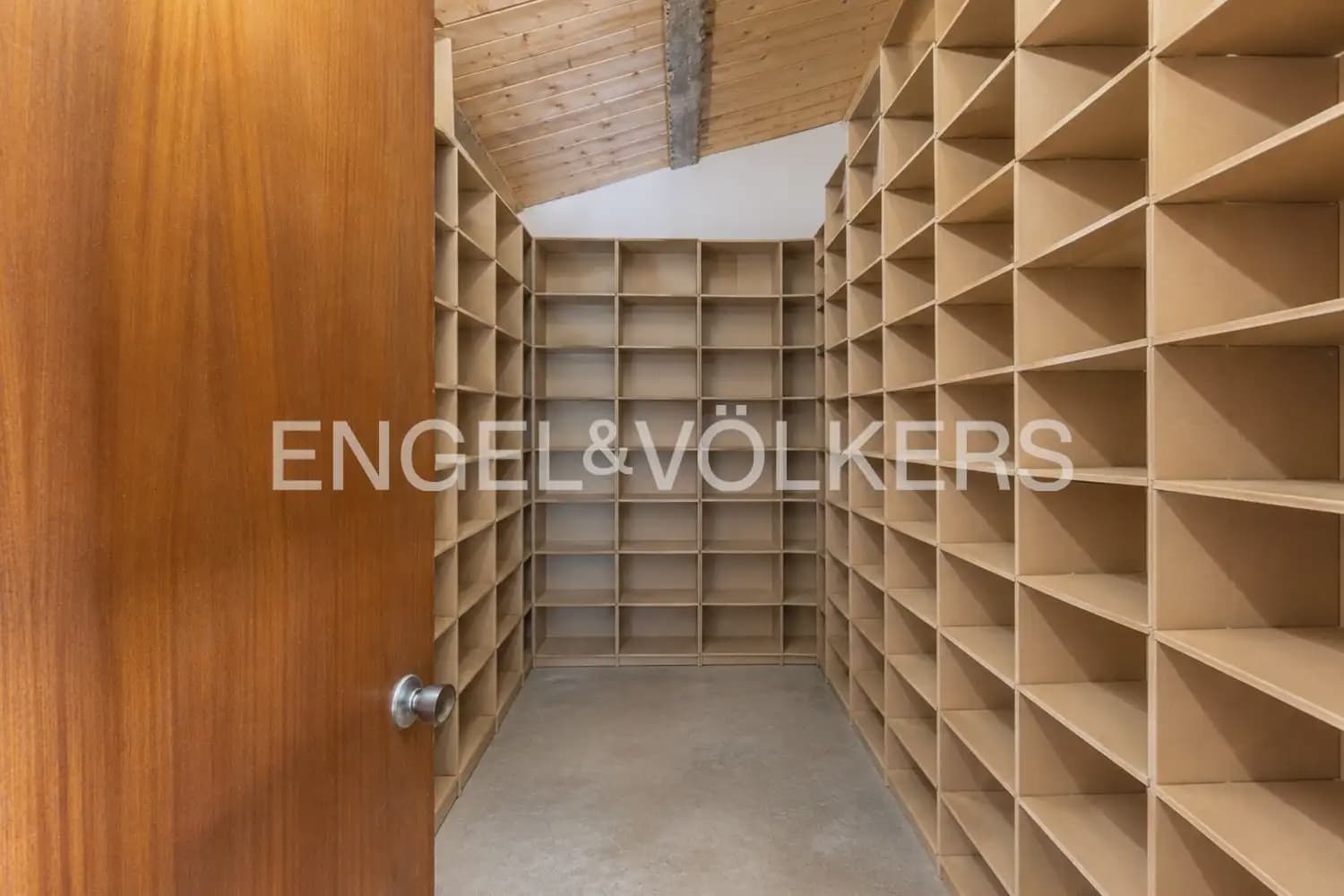 2 chambre Entreprise à vendre à Utiel - 379 000 € (Ref: 10111913)