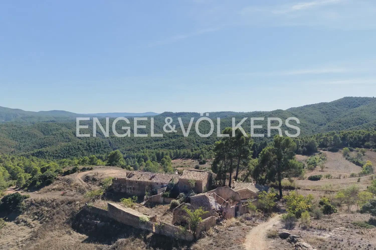 Quinta/Casa Rural para venda em Requena - 1 210 000 € (Ref: 10111916)