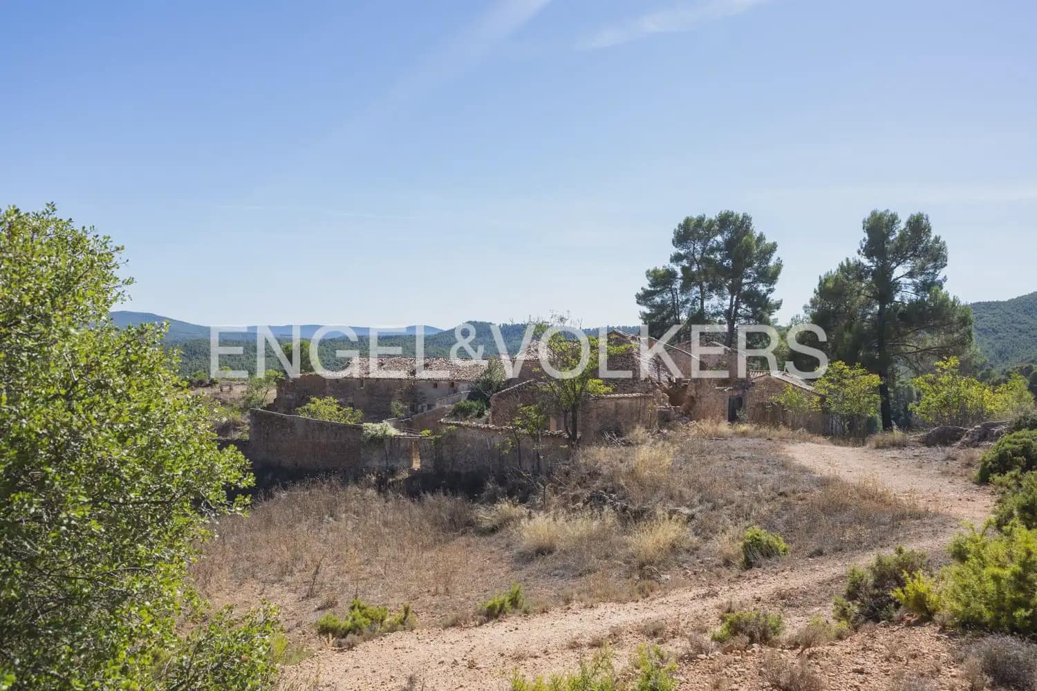 Quinta/Casa Rural para venda em Requena - 1 210 000 € (Ref: 10111916)