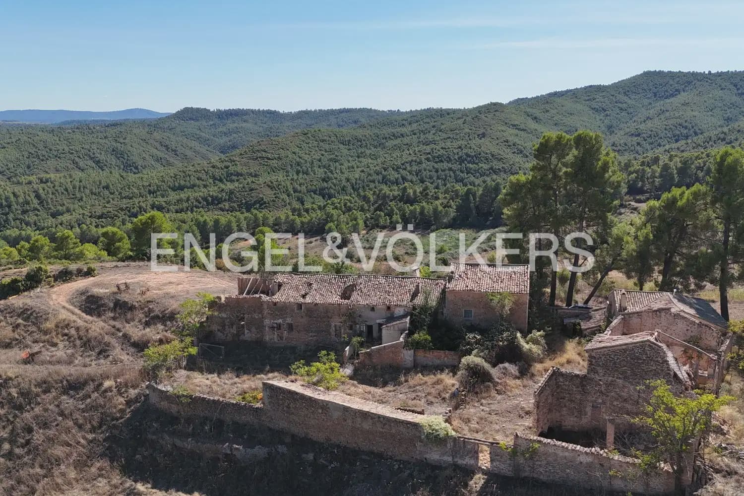 Quinta/Casa Rural para venda em Requena - 1 210 000 € (Ref: 10111916)