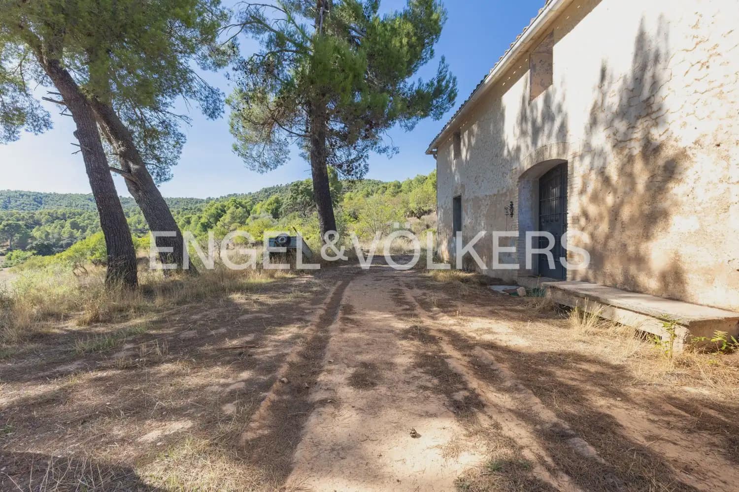 Quinta/Casa Rural para venda em Requena - 1 210 000 € (Ref: 10111916)