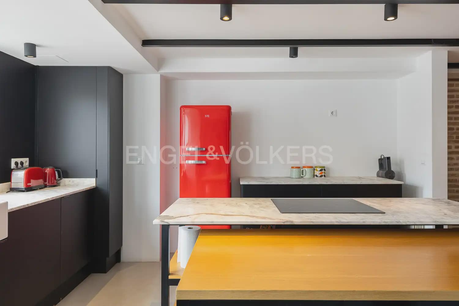 1 bedroom Flat for rent in Valencia city - € 1,700 (Ref: 10113467)