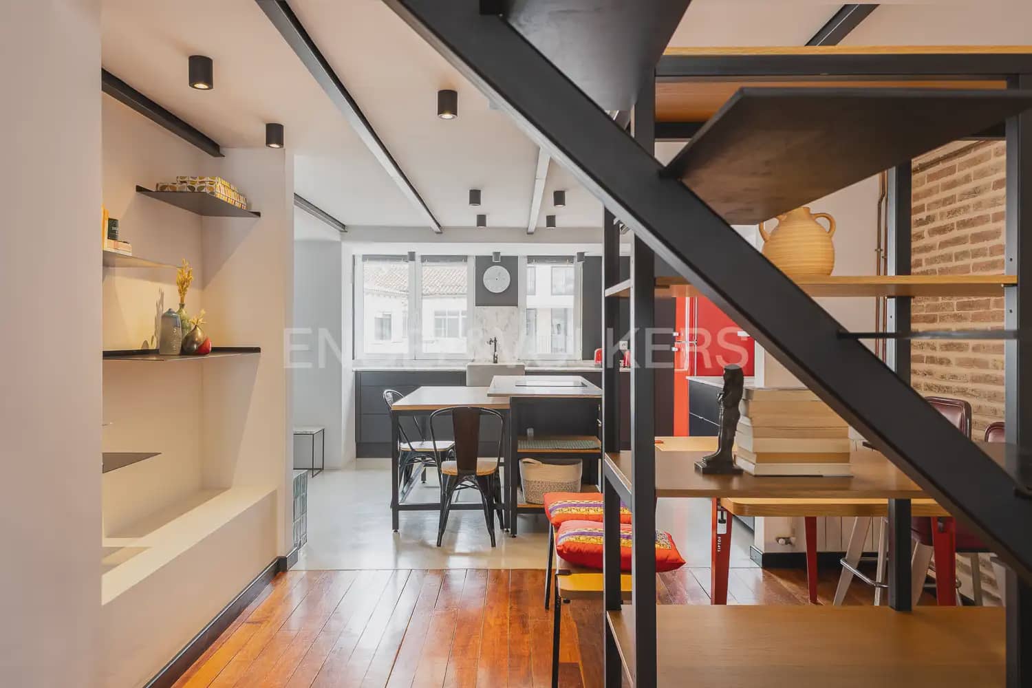 1 bedroom Flat for rent in Valencia city - € 1,700 (Ref: 10113467)