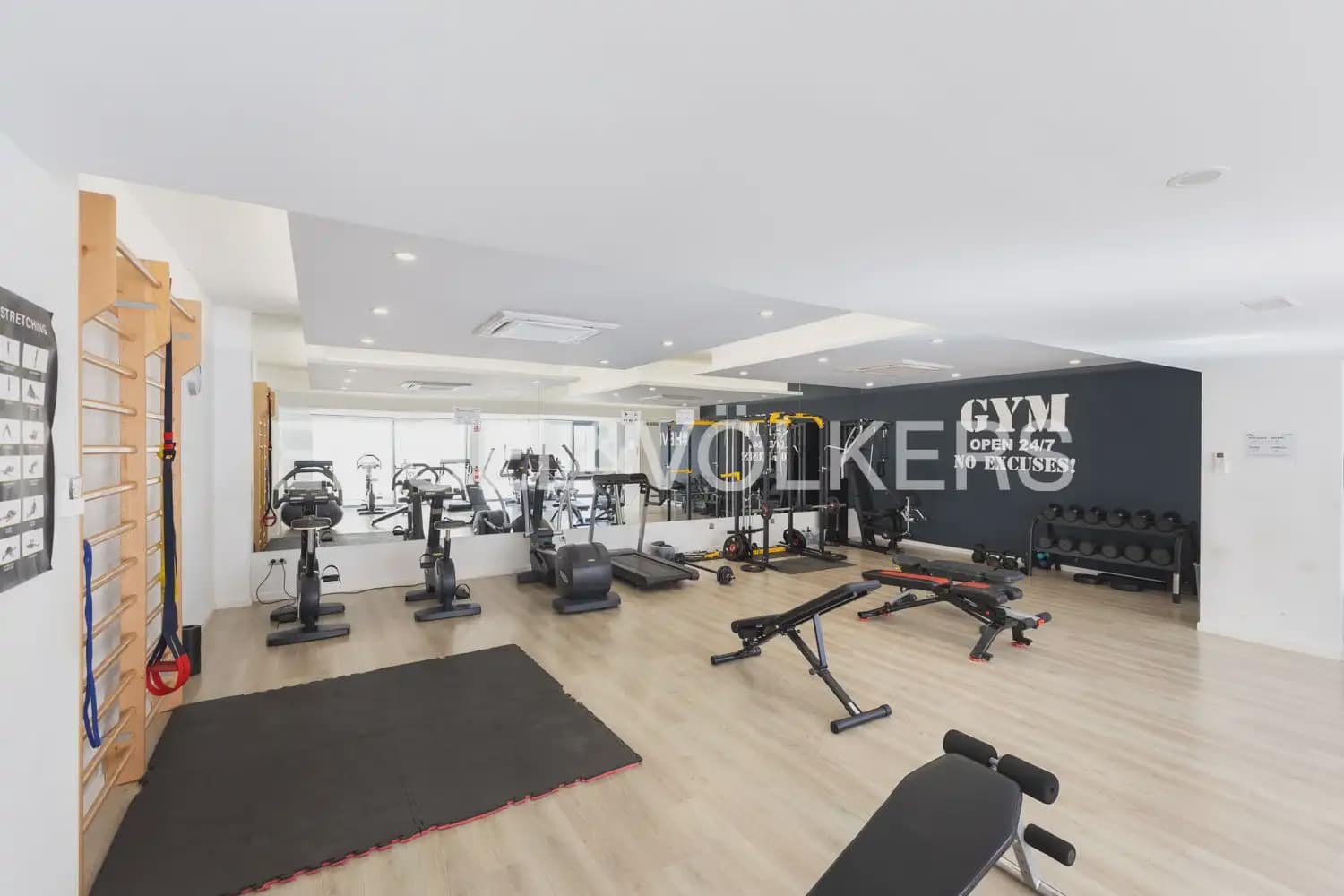 3 bedroom Flat for rent in Valencia city with pool garage - € 2,500 (Ref: 10113468)