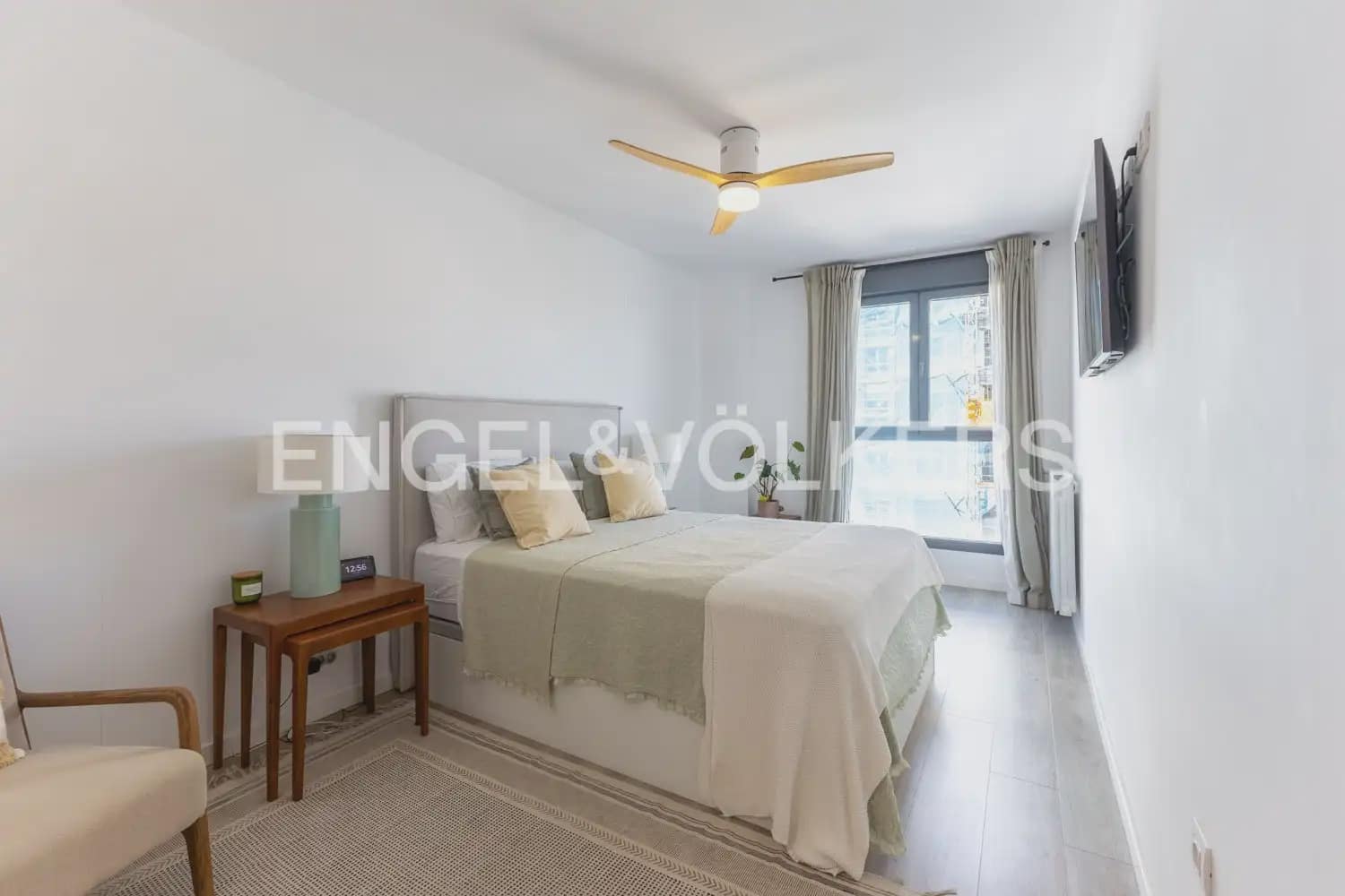 3 bedroom Flat for rent in Valencia city with pool garage - € 2,500 (Ref: 10113468)