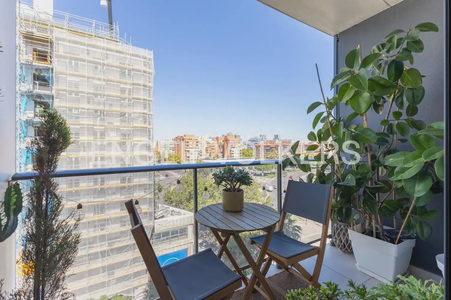3 bedroom Flat for rent in Valencia city with pool garage - € 2,500 (Ref: 10113468)