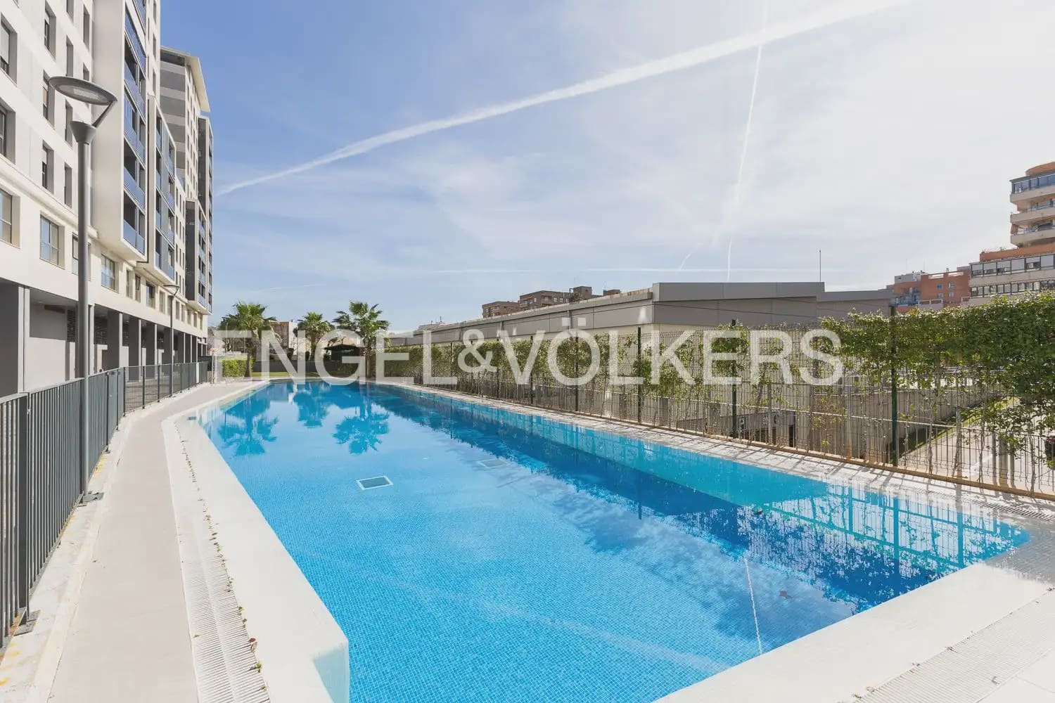 3 bedroom Flat for rent in Valencia city with pool garage - € 2,500 (Ref: 10113468)