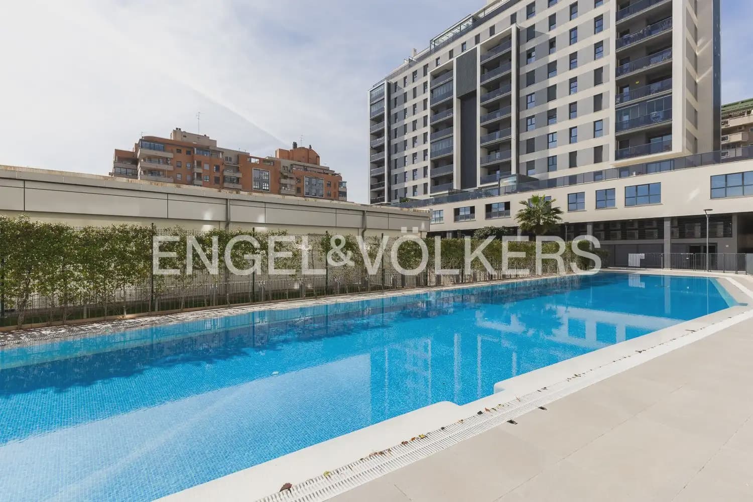3 bedroom Flat for rent in Valencia city with pool garage - € 2,500 (Ref: 10113468)