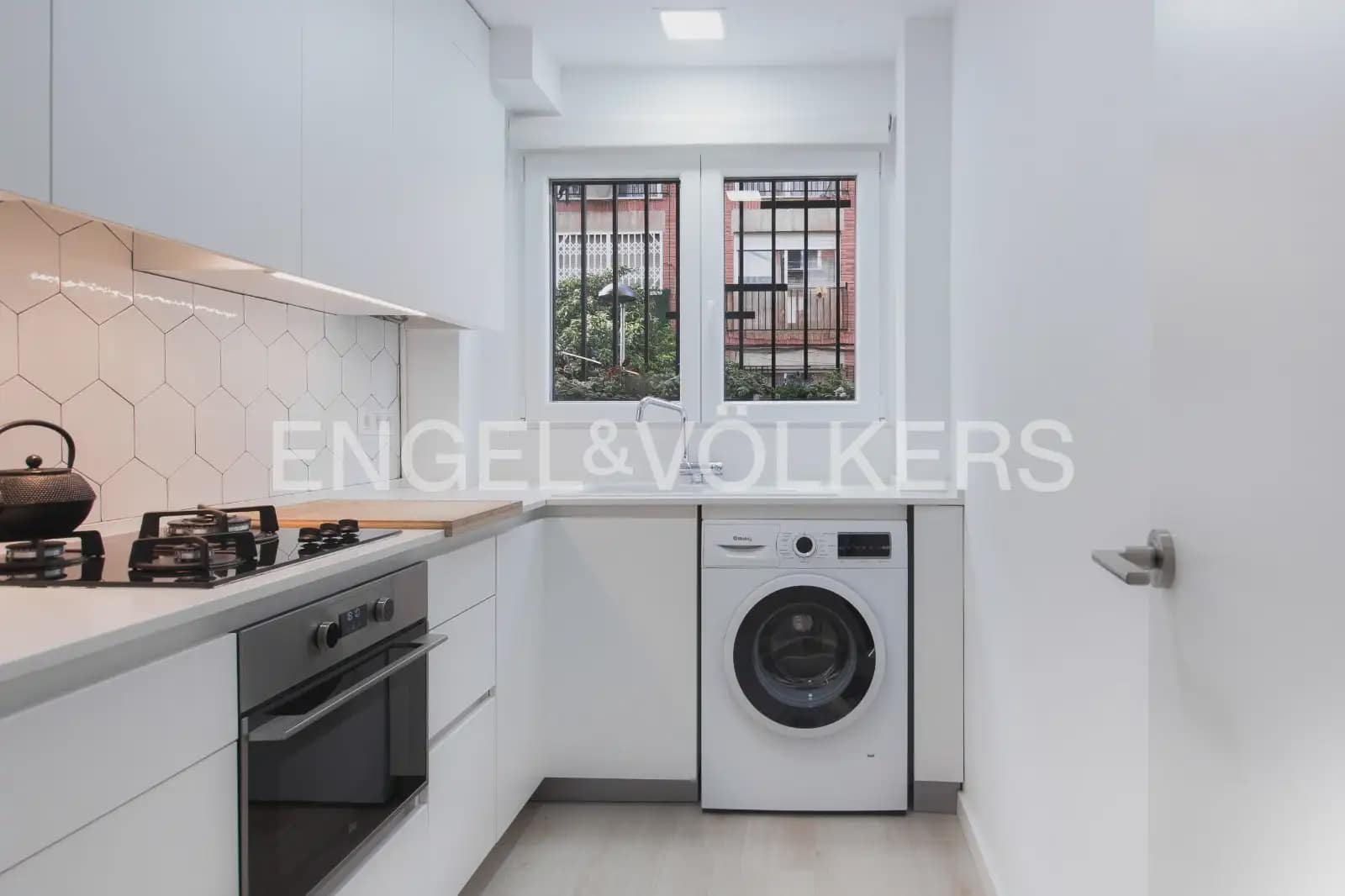 3 bedroom Flat for rent in Valencia city - € 1,500 (Ref: 10113469)