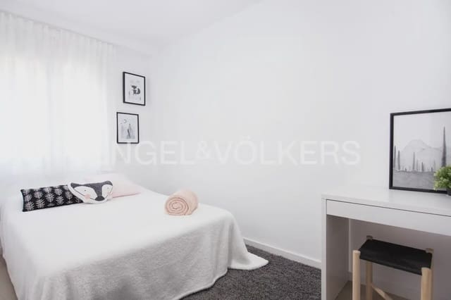 3 bedroom Flat for rent in Les Tendetes, Valencia city - € 1,500 (Ref: 10113469)