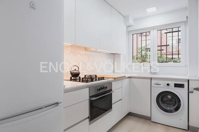3 bedroom Flat for rent in Les Tendetes, Valencia city - € 1,500 (Ref: 10113469)