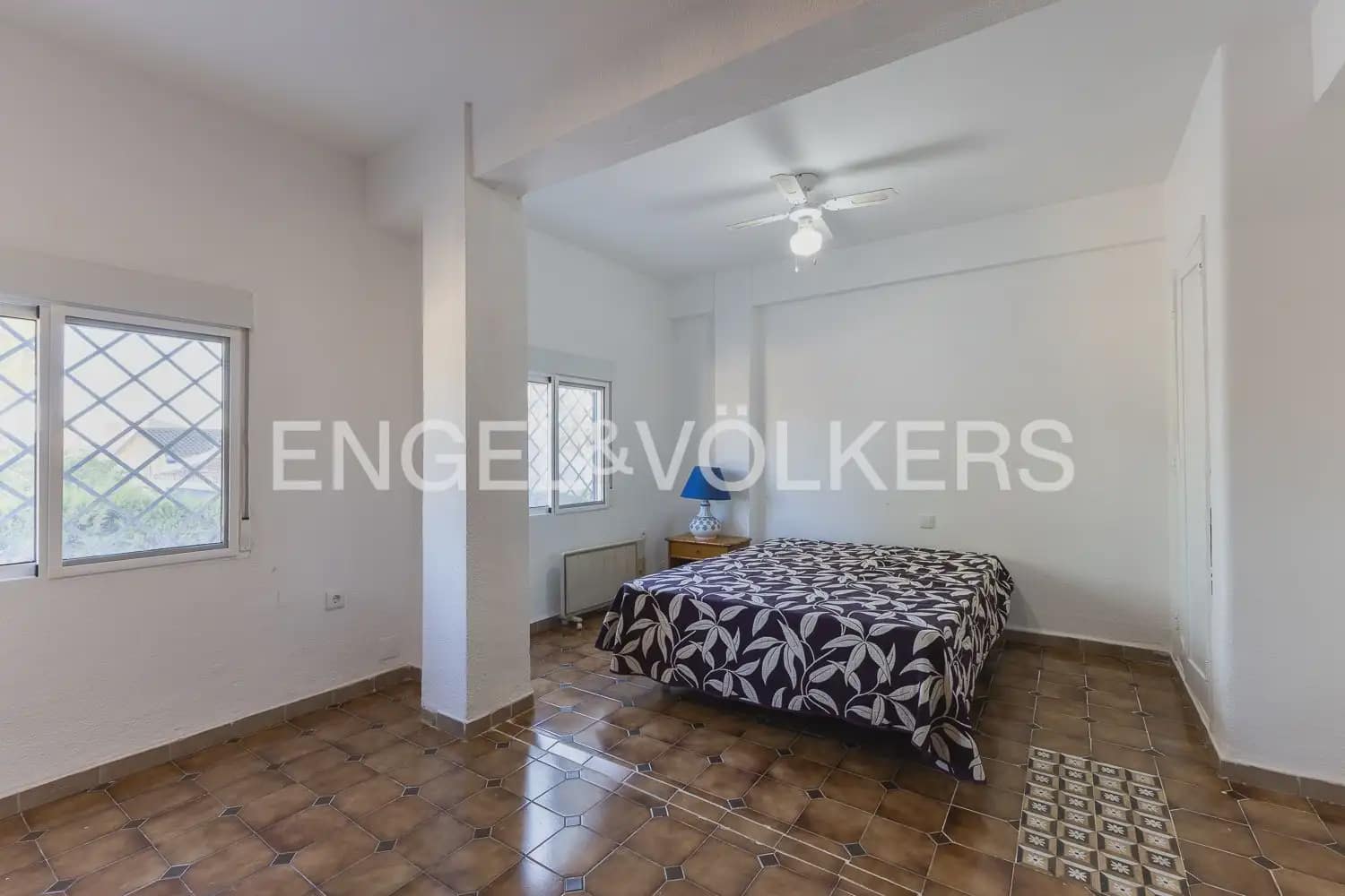 6 quarto Moradia para venda em Paterna com piscina garagem - 680 000 € (Ref: 10113470)