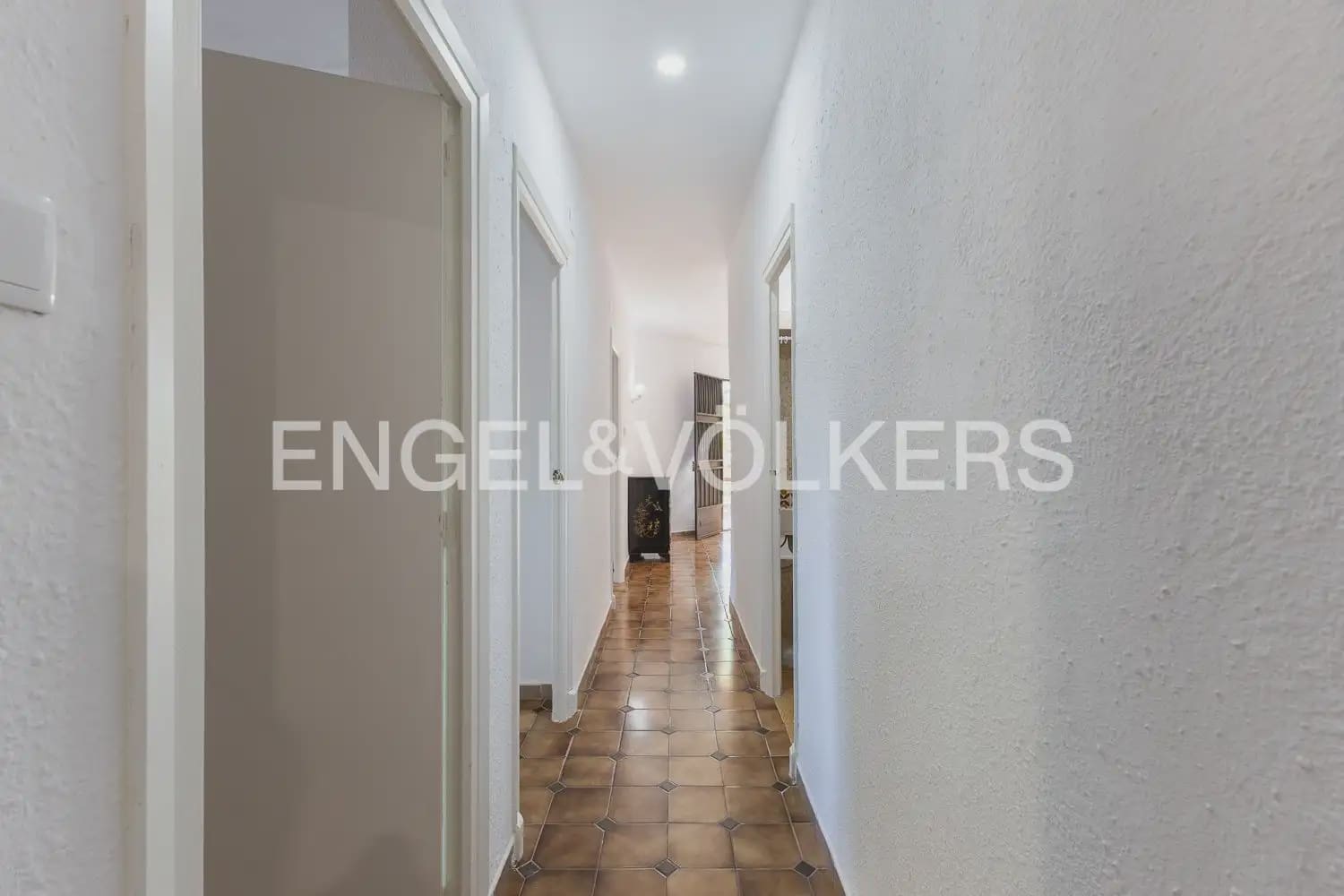 6 quarto Moradia para venda em Paterna com piscina garagem - 680 000 € (Ref: 10113470)
