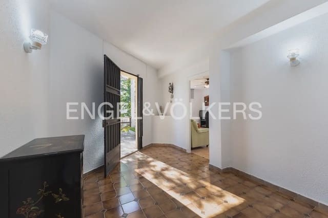6 quarto Moradia para venda em La Cañada, Paterna com piscina garagem - 680 000 € (Ref: 10113470)