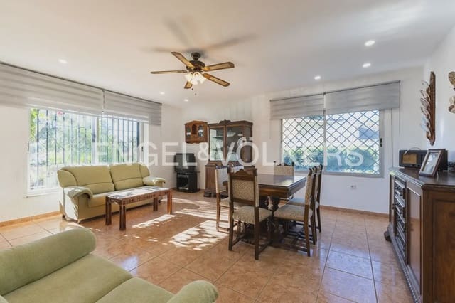 6 quarto Moradia para venda em La Cañada, Paterna com piscina garagem - 680 000 € (Ref: 10113470)