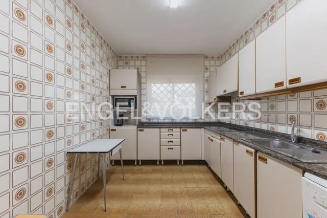 6 quarto Moradia para venda em La Cañada, Paterna com piscina garagem - 680 000 € (Ref: 10113470)