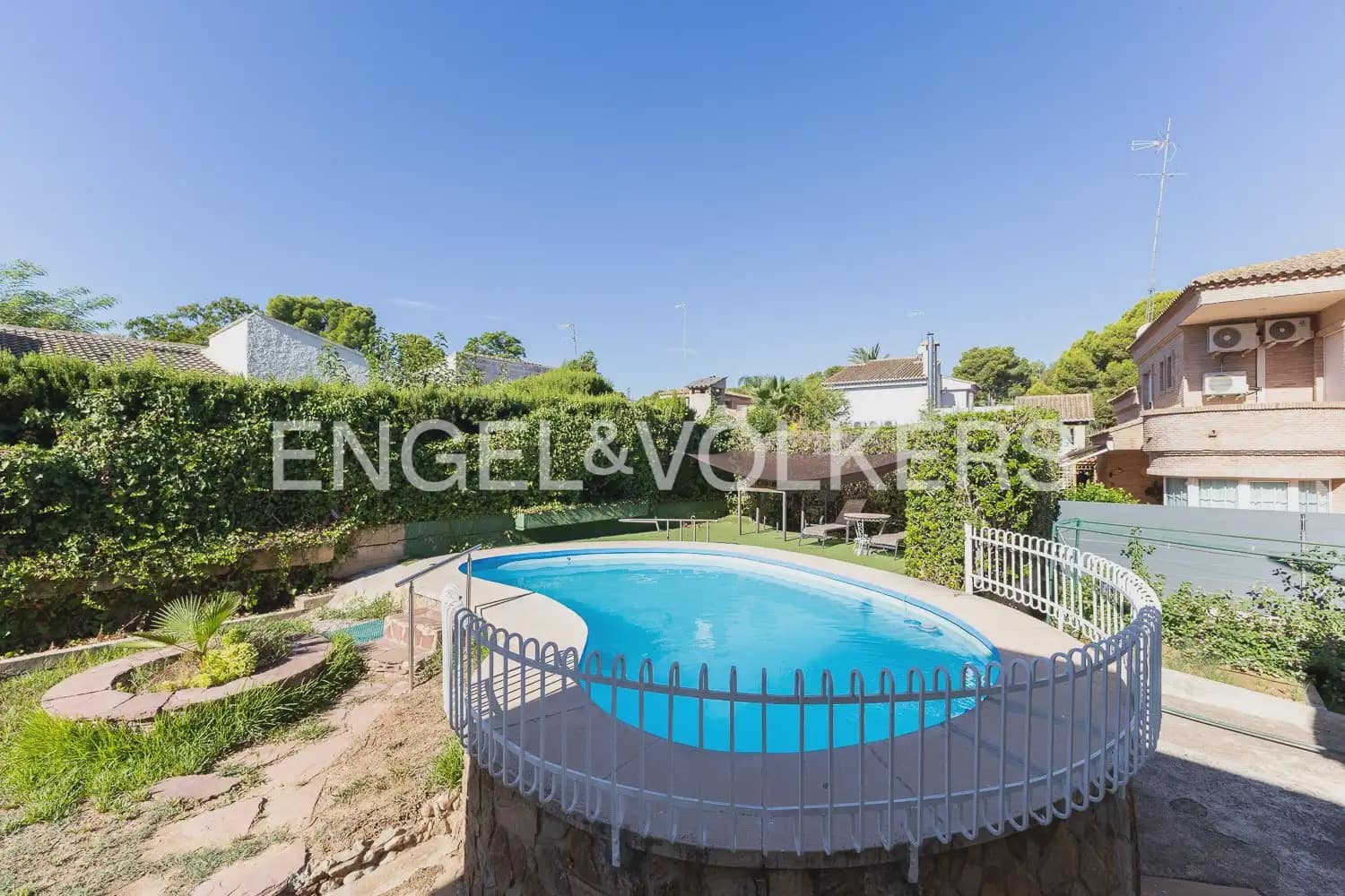 6 quarto Moradia para venda em Paterna com piscina garagem - 680 000 € (Ref: 10113470)