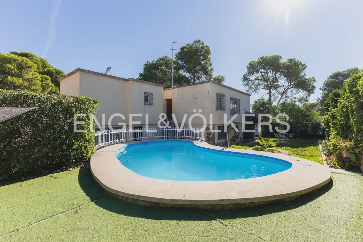 6 quarto Moradia para venda em Paterna com piscina garagem - 680 000 € (Ref: 10113470)