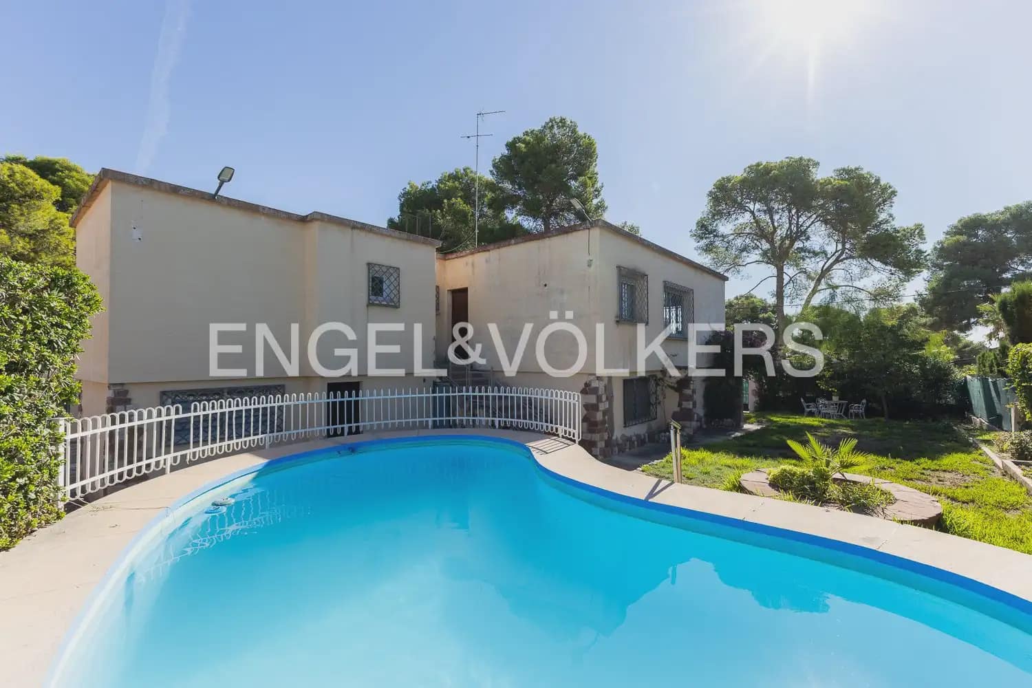 6 quarto Moradia para venda em Paterna com piscina garagem - 680 000 € (Ref: 10113470)