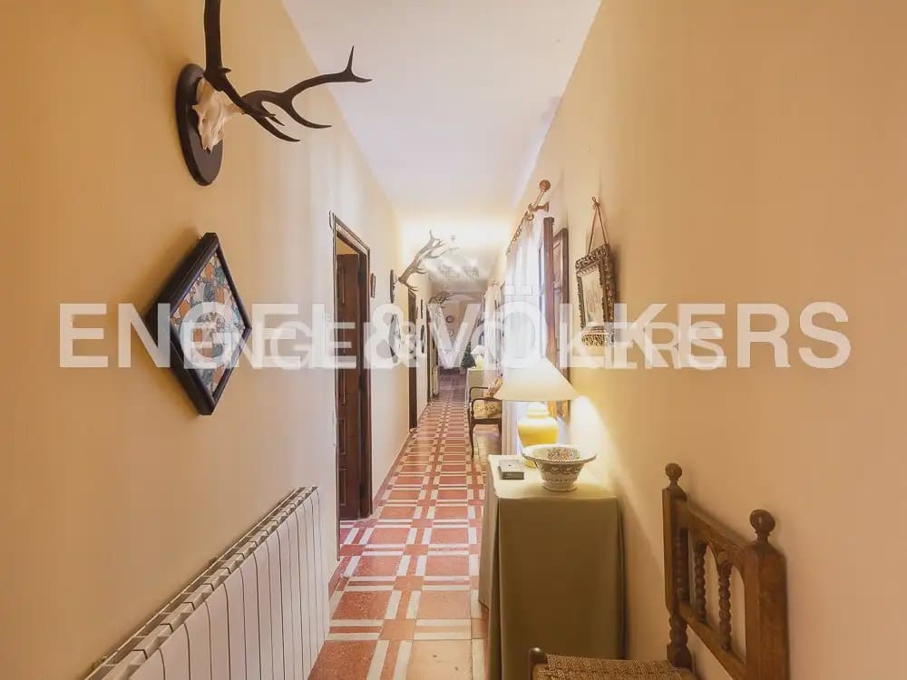 10 slaapkamer Finca/Landhuis te koop in Requena met zwembad - € 1.700.000 (Ref: 10113471)