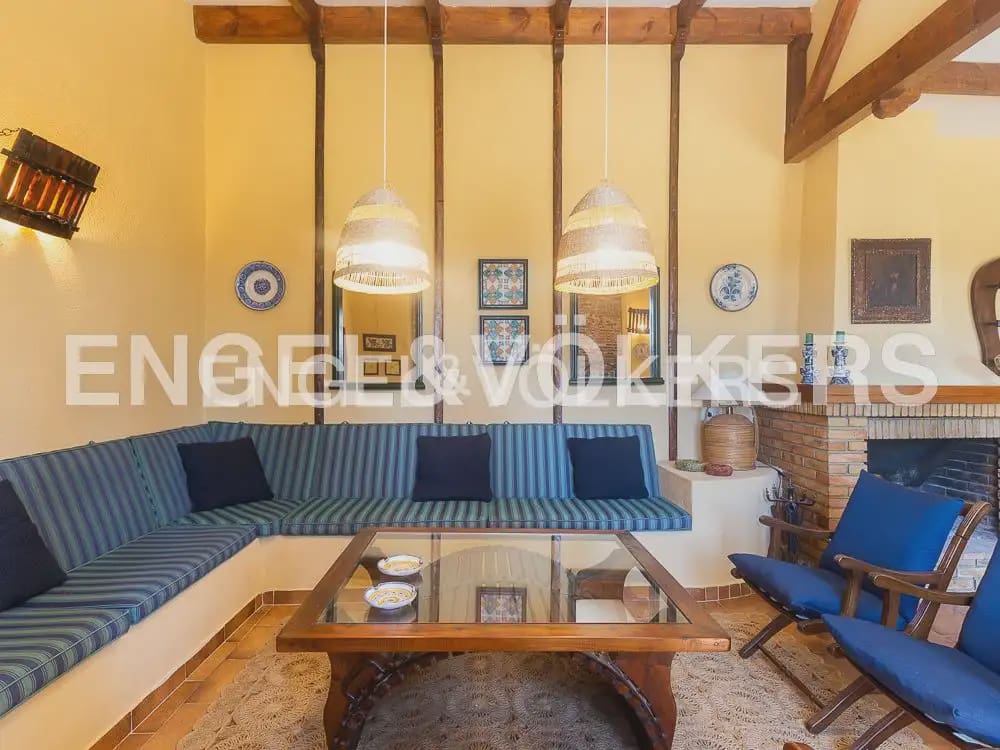 10 slaapkamer Finca/Landhuis te koop in Requena met zwembad - € 1.700.000 (Ref: 10113471)