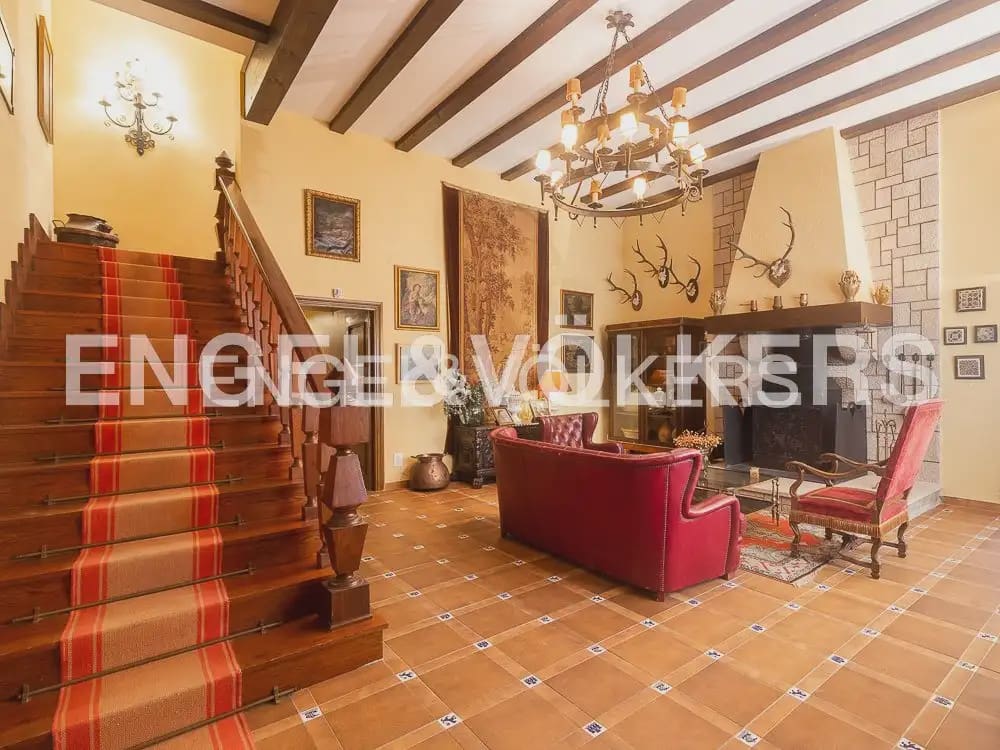 10 slaapkamer Finca/Landhuis te koop in Requena met zwembad - € 1.700.000 (Ref: 10113471)