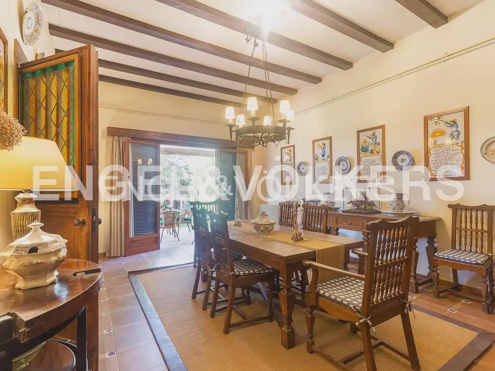 10 slaapkamer Finca/Landhuis te koop in Requena met zwembad - € 1.700.000 (Ref: 10113471)