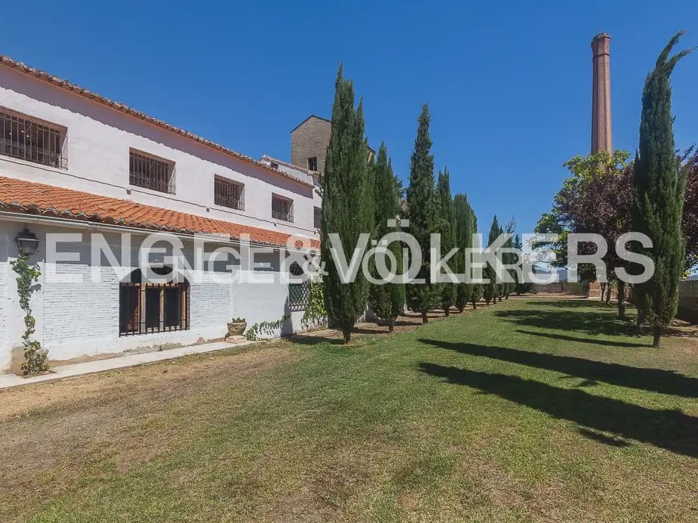10 slaapkamer Finca/Landhuis te koop in Requena met zwembad - € 1.700.000 (Ref: 10113471)